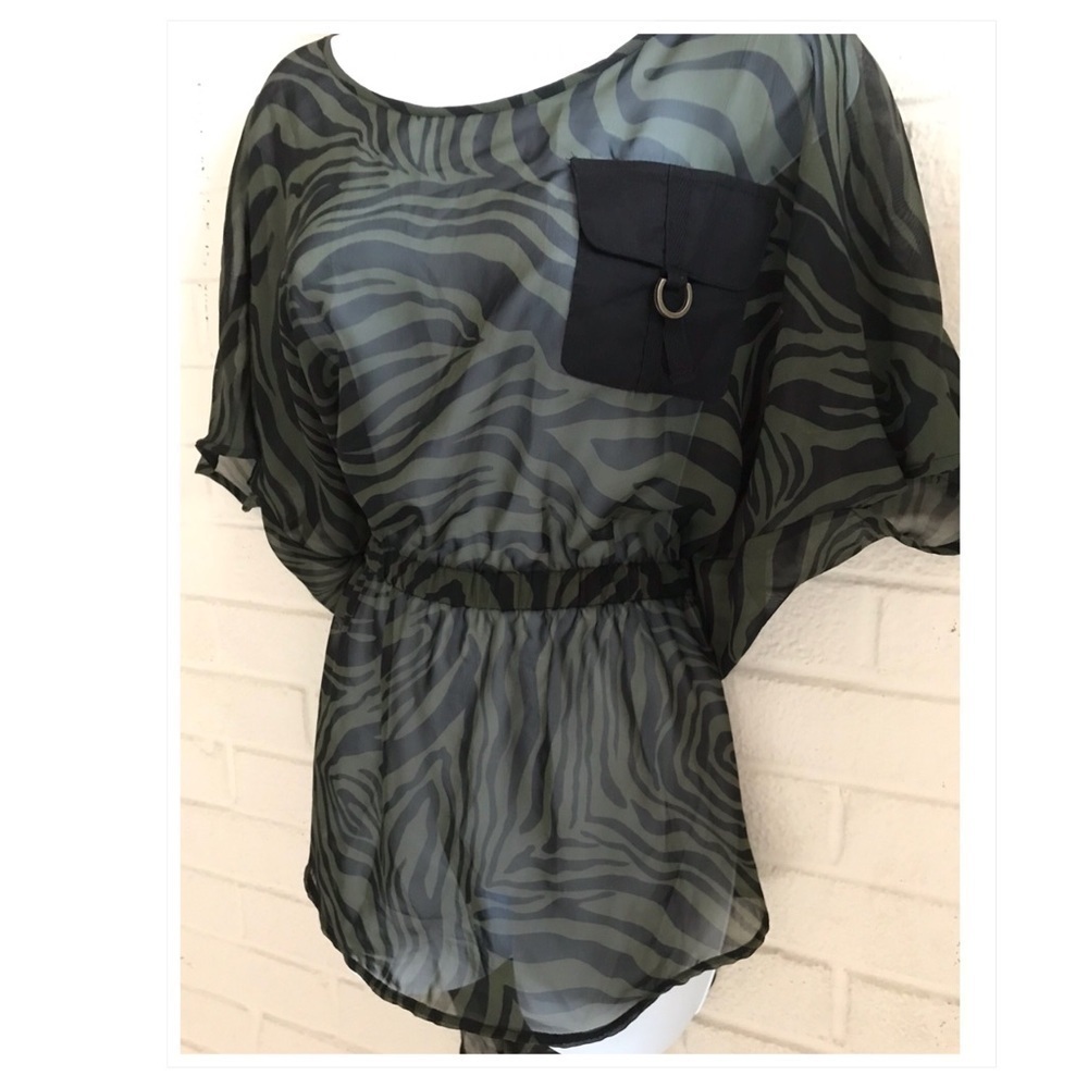 BISOU Bisou Animal Print Tunic Size Large